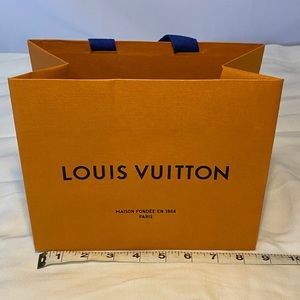 LOUIS VUITTON STORE SHOPPING BAG 
8.5”x7.25”x4.75”
